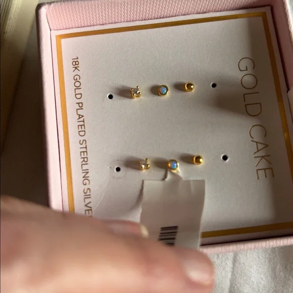 Gold Cake 18K Gold Plated Earrings Set - Picture 3 of 3